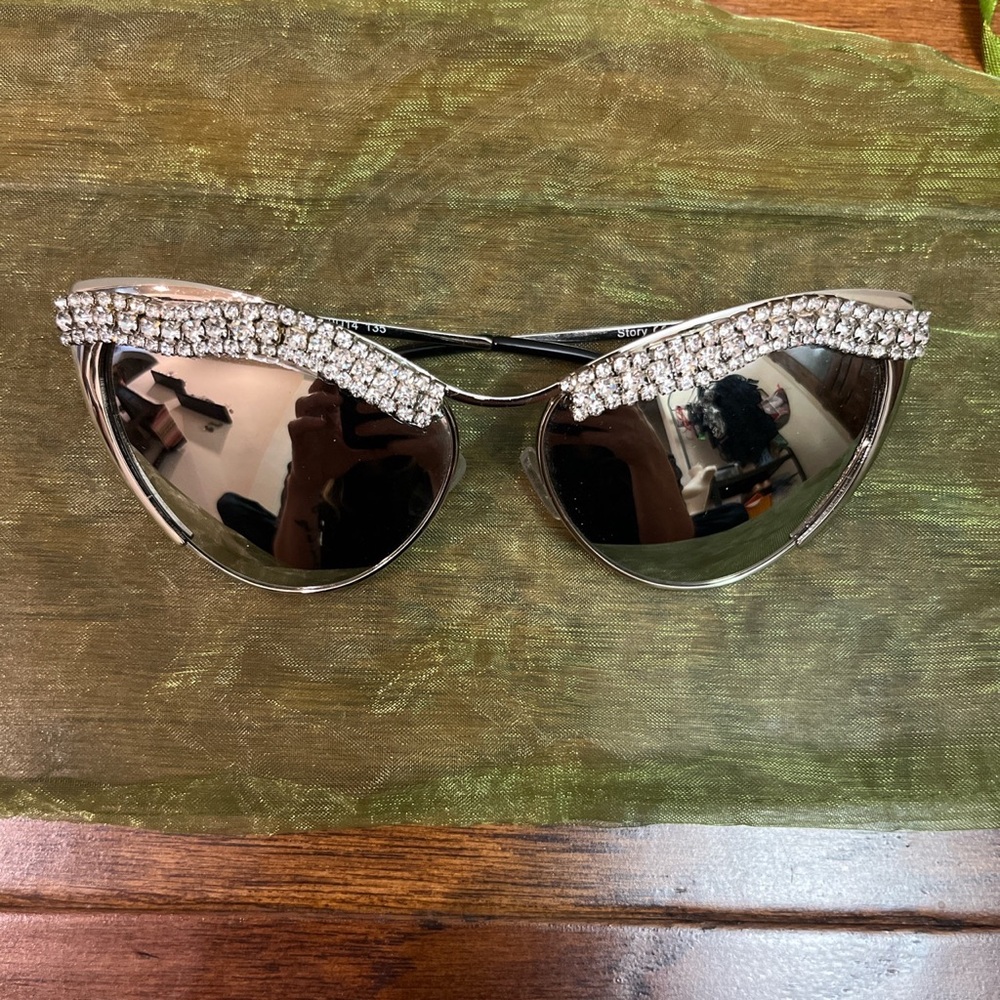 Silver Rhinestone Cat Eye Sunglasses!